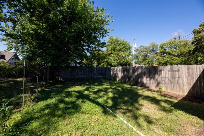 Building Photo - 1513 S Edwards St