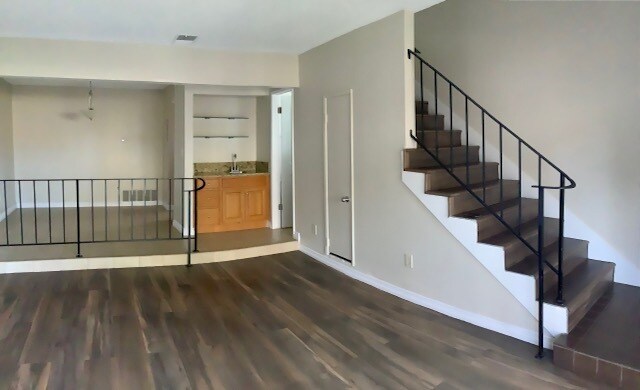 Building Photo - 16744 Algonquin St