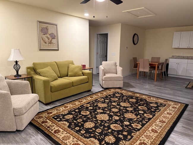 Building Photo - 424 Hancock St