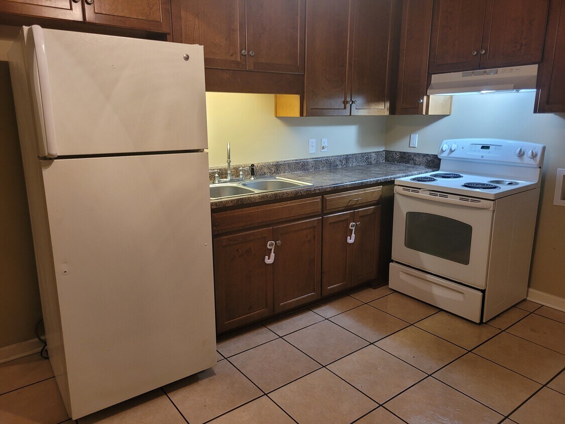 Kitchen - 301 Overlook Dr