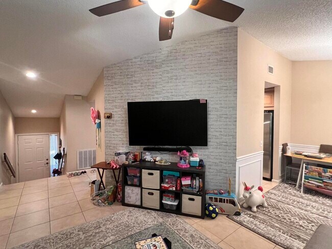 Foto del edificio - 5650 Coach House Cir