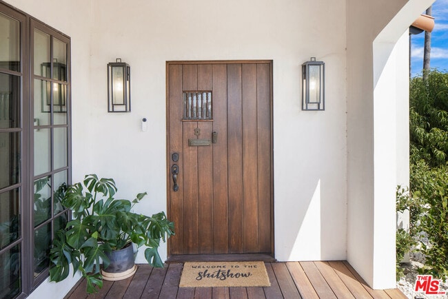 Building Photo - 1367 Laveta Terrace