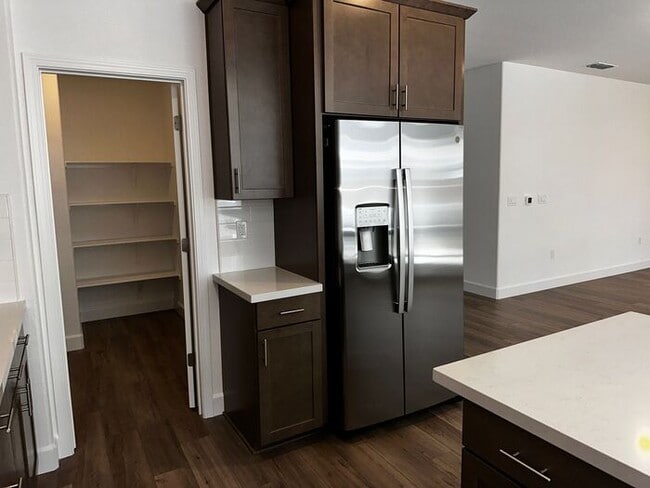 Building Photo - Beautiful 4 bedroom new home in Sierra wes...