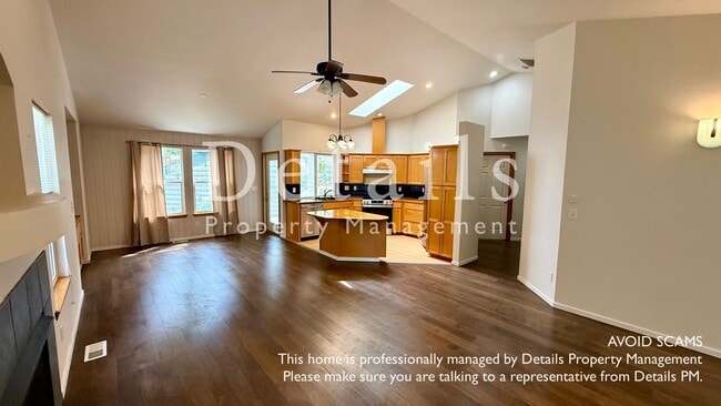 Photo - 140 NE Teri Ct House