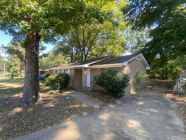Foto del edificio - 4113 Piedmont Dr