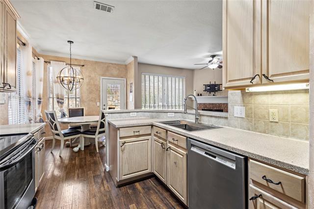 Building Photo - 3813 Oak Leaf Ln