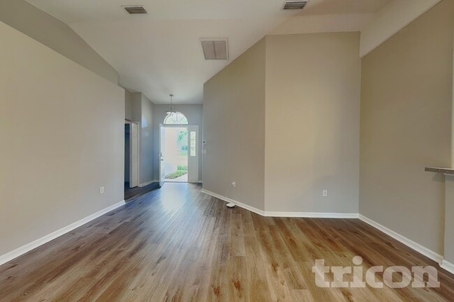 Building Photo - 3124 58th Terrace E