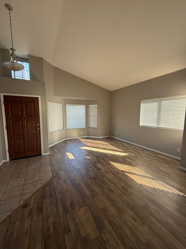 Building Photo - 39387 Via Temprano