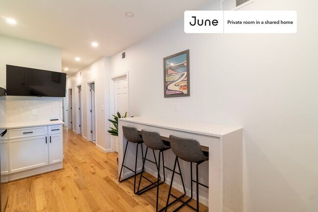 Foto del edificio - Room in Shared 3 bed/2 bath home