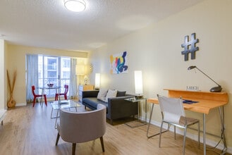 Building Photo - 212A Adelaide St W