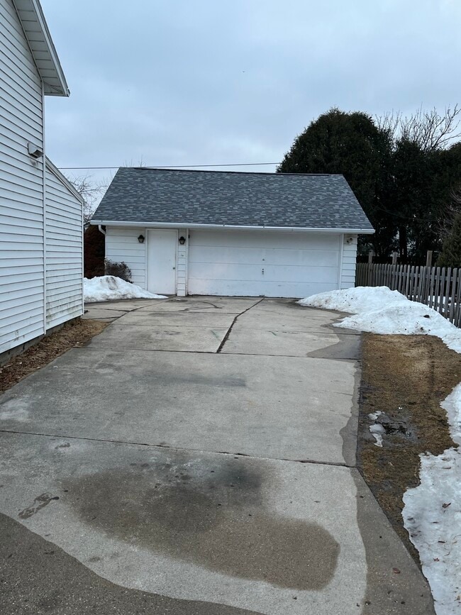 Building Photo - 1328 S 17th St