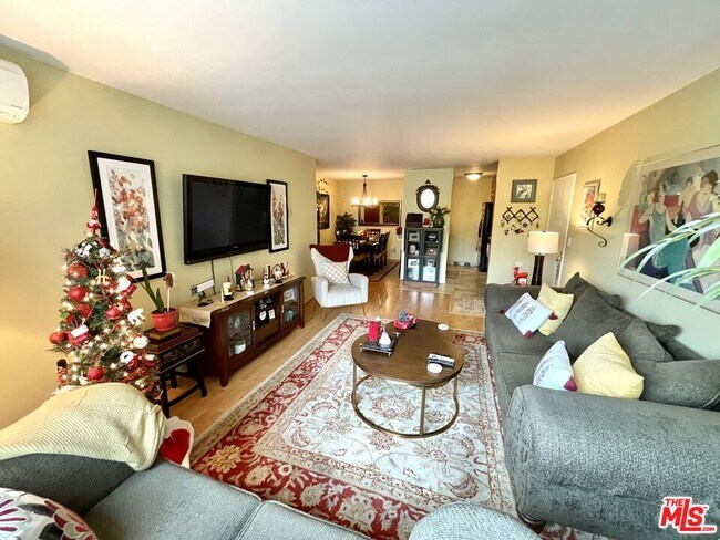 Foto del edificio - 4900 Overland Ave