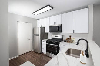 Building Photo - Iron Ridge and Stonegate Apartments