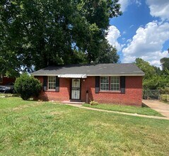 Building Photo - 2846 Flora Ave