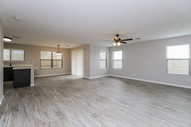 Foto del edificio - 2466 E Hazeltine Way