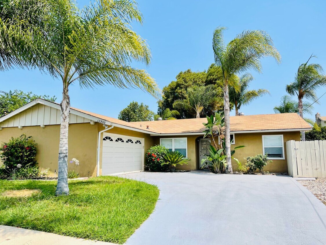 Primary Photo - Outstanding Location in Poway! 4 BD / 2 BT...