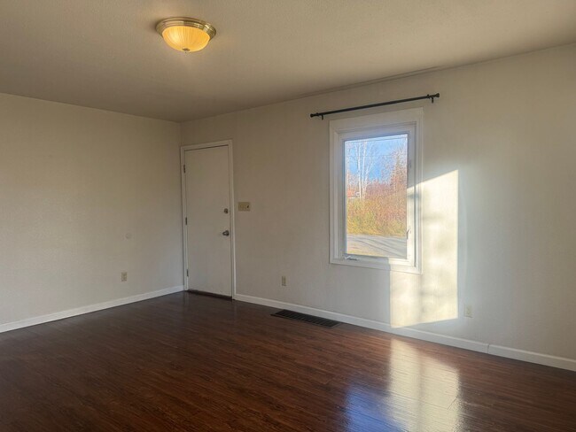 Building Photo - 8th Ave- 125/129 - KN