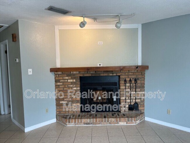 Foto del edificio - 1239 E Ridgewood St