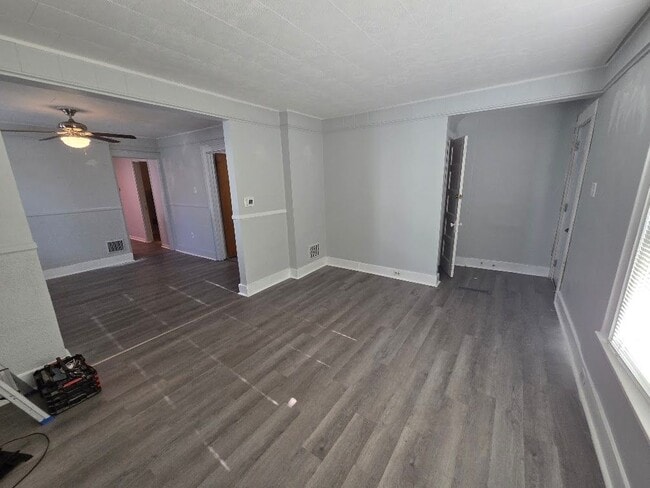 Building Photo - 112 Gale Ave