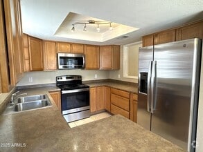 Building Photo - 925 S Longmore