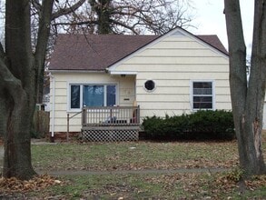 Building Photo - 1725 N Brookfield St