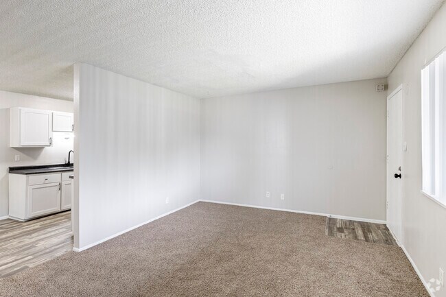 3 BR, 2BA - 1050 SF - MOUNTAIN VISTA