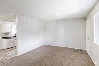 3 BR, 2BA - 1050 SF - MOUNTAIN VISTA