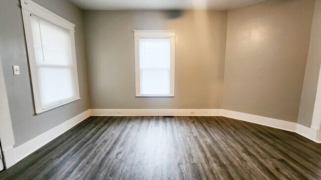 Foto del edificio - Rent ready!