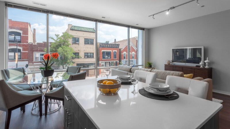Foto principal - 1840 W Chicago Ave