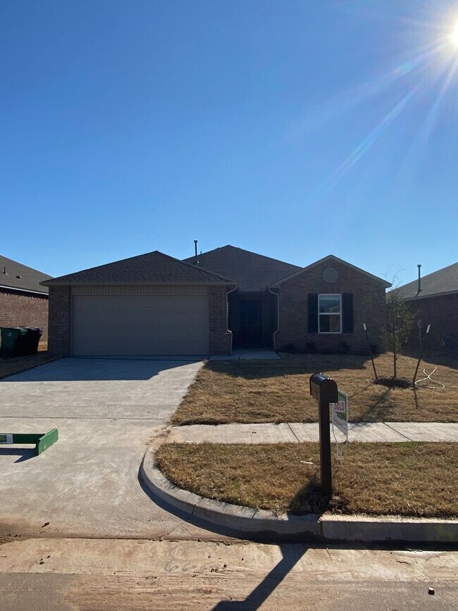 Building Photo - *Move In Promo* Three Bedroom | Two Bathro...