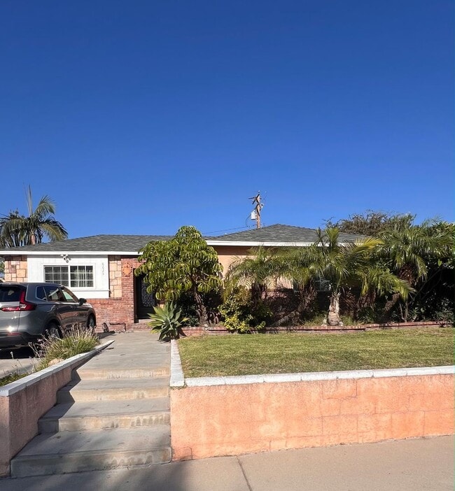 Building Photo - 8625 Holbrook St