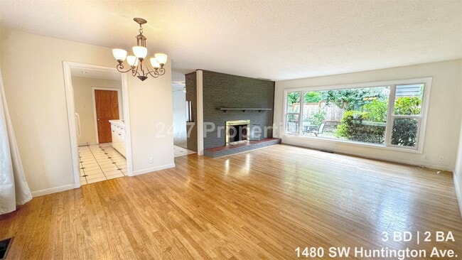 Photo - 1480 SW Huntington Ave. House