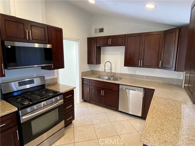 Building Photo - 19137 Pleasantdale St