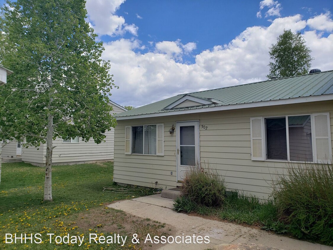 Primary Photo - 2 br, 1 bath House - 302 S. 5 Street