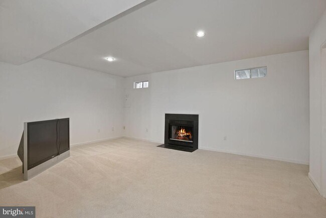 Foto del edificio - 4002 Rosemeade Dr
