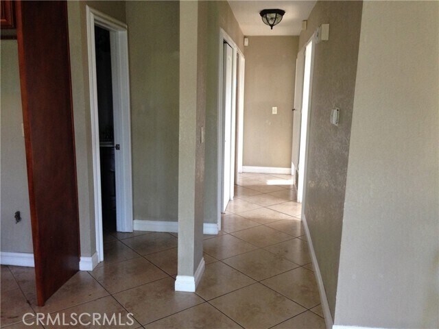 Foto del edificio - 1355 S Walnut St