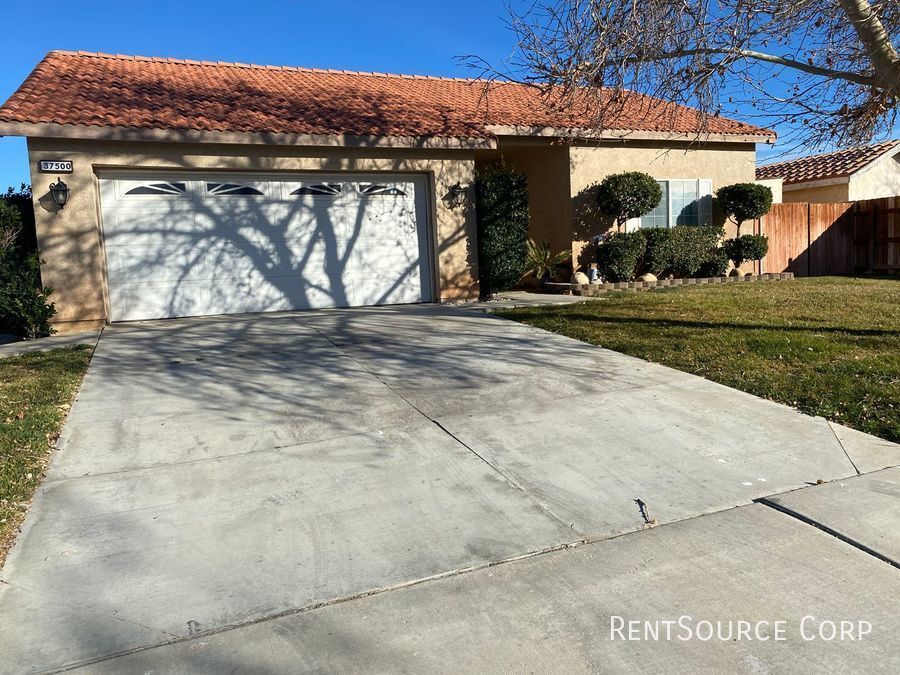 Foto principal - 2 Bedroom 2 Bath Pool house for rent in Pa...