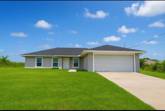 Building Photo - MUST SEE-CUSTOM BUILT-LARGE NEWER CONSTRUT...