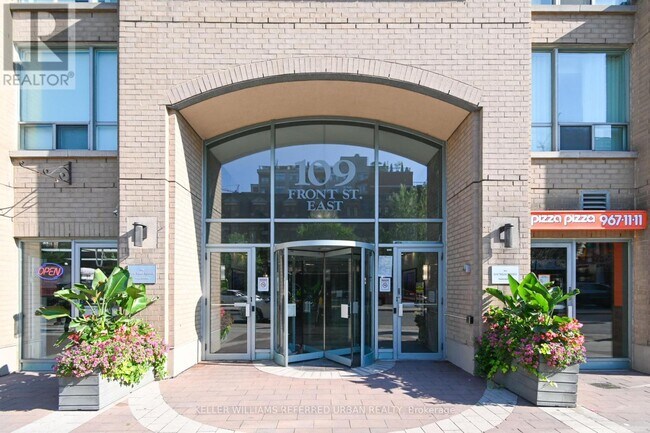 Photo du bâtiment - 109-109 Front St E