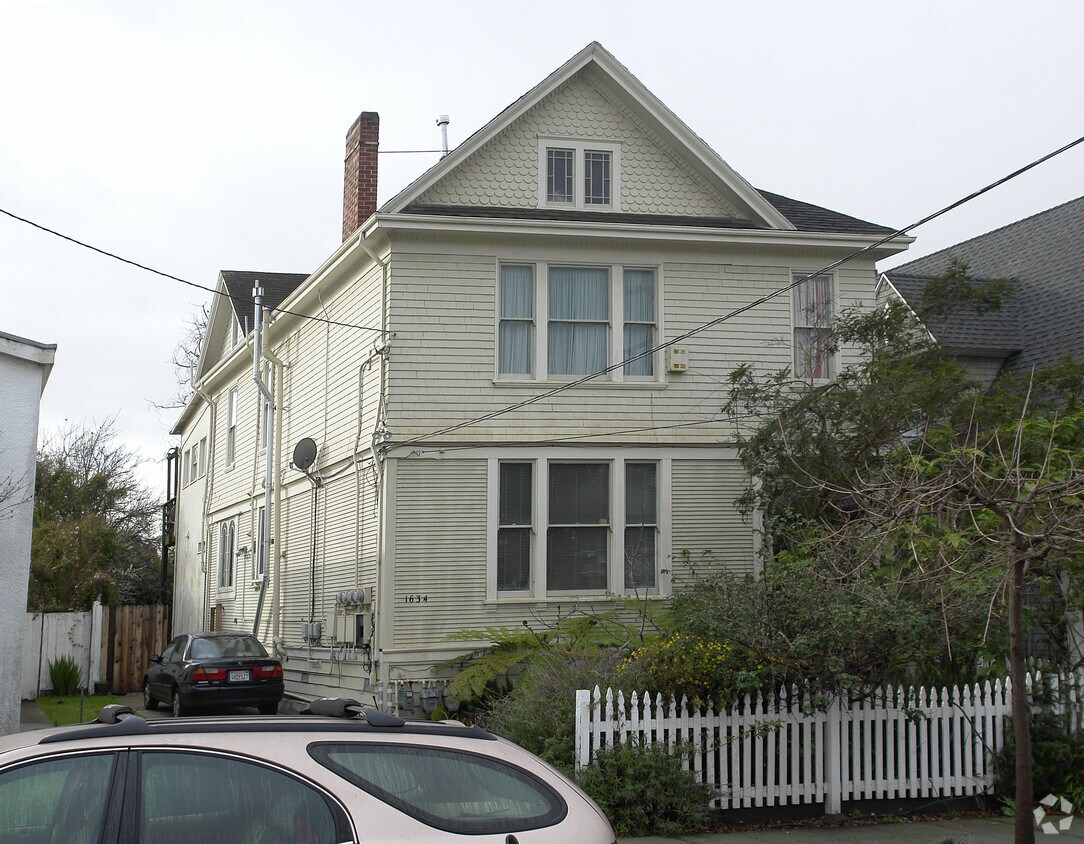 Primary Photo - 1634 Julia St