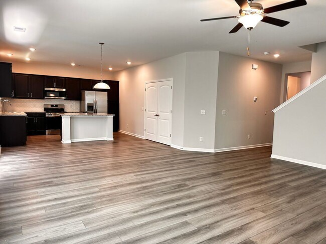 Foto del edificio - 542 Sessile Oak Dr