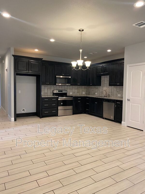 Foto del edificio - 301 E Willingham St