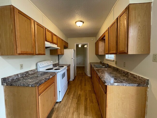 Building Photo - Home For Rent