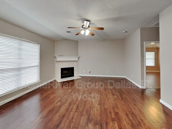 Building Photo - 1413 Deville Cir