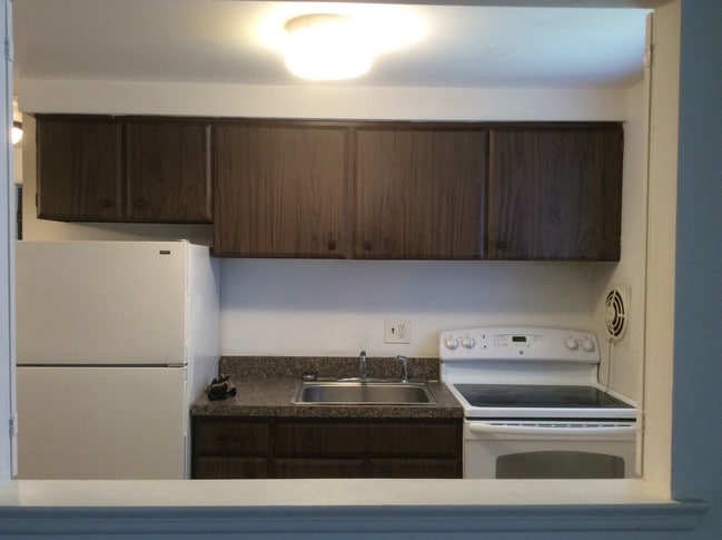 Kitchen - 1140 Simpson St