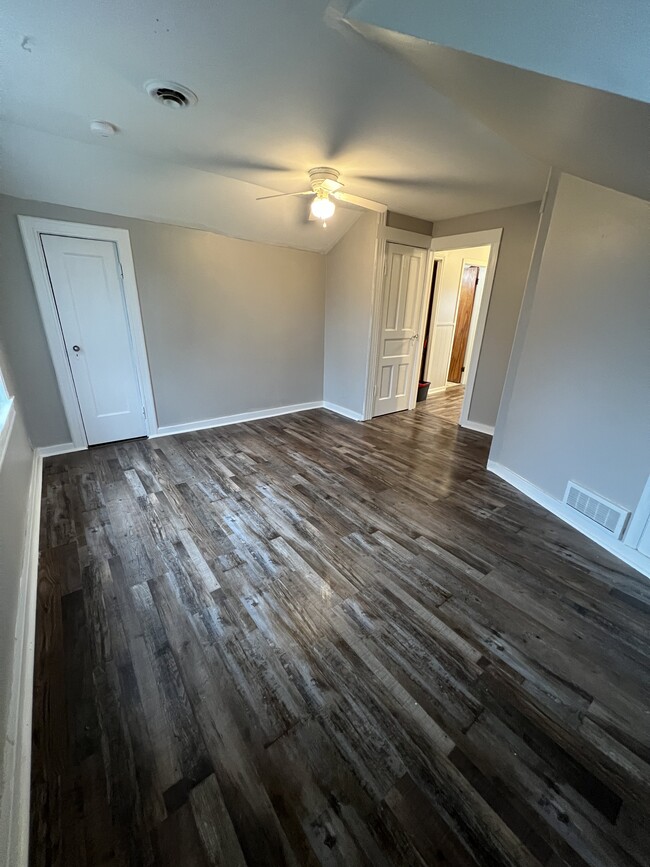 Foto del edificio - 578 Ridge Rd