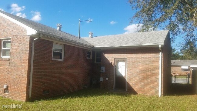 Foto del edificio - 3 br, 2 bath House - 4709 Clifford St