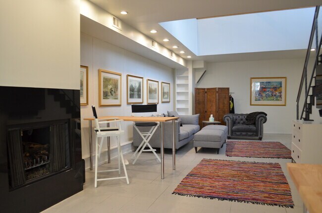 Foto del edificio - 1242 N Wells St