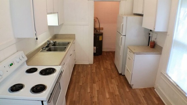 Building Photo - 1/1  BONUS room and parking in SOHO