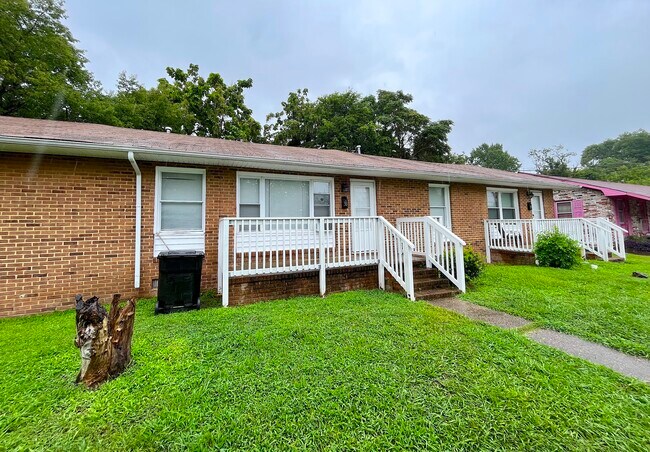 Building Photo - 30 Carver Cir